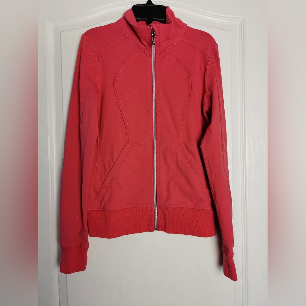 Lululemon Jacket size 8 ptp 18.5" pink raspberry
